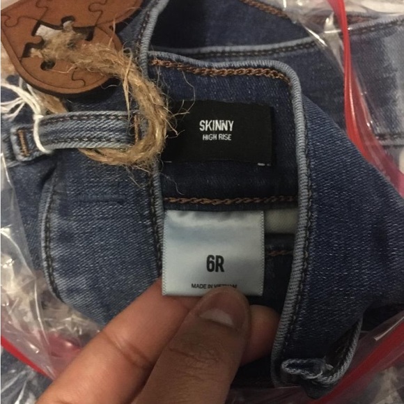 EXPRESS - Picture 5 of 7